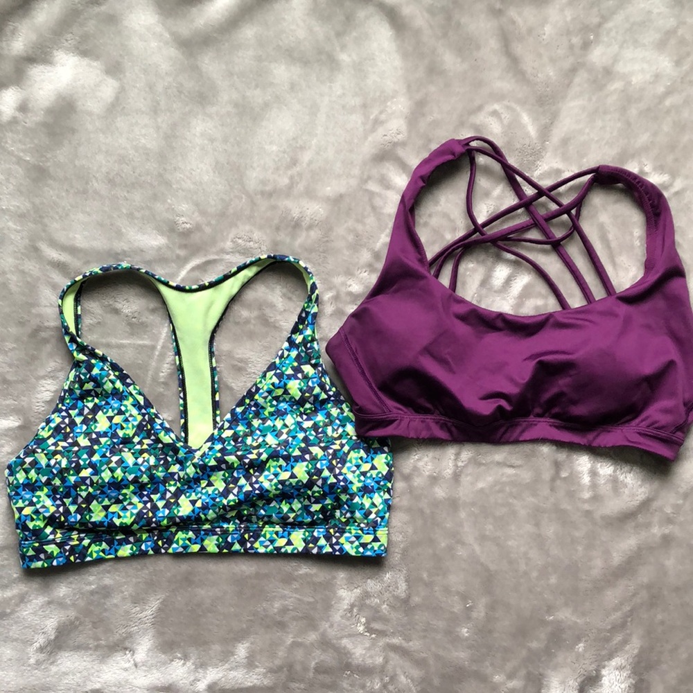 2 Victoria’s Secret sports bras